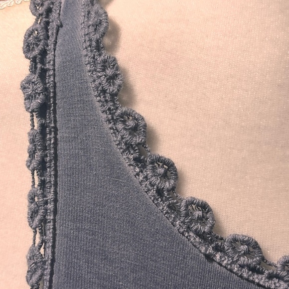 Women's Sleeveless Blue Top - Picture 7 of 11